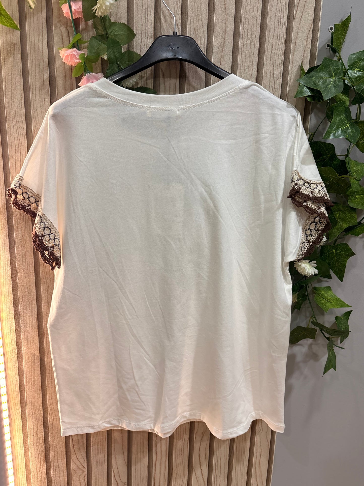 Camiseta Aveline – camiseta mujer detalle encaje lazo beige