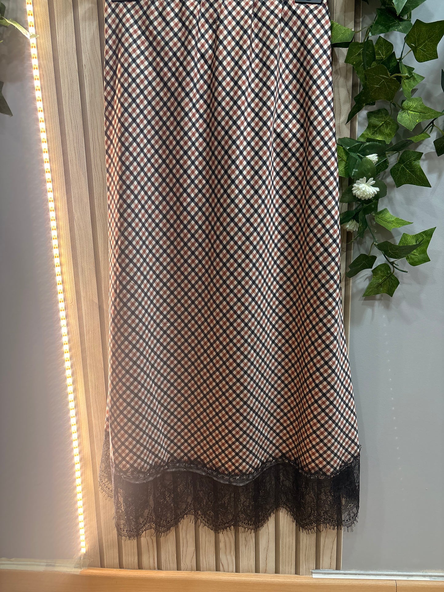 Conjunto Zafira – conjunto mujer top fruncido y falda midi estampada con encaje