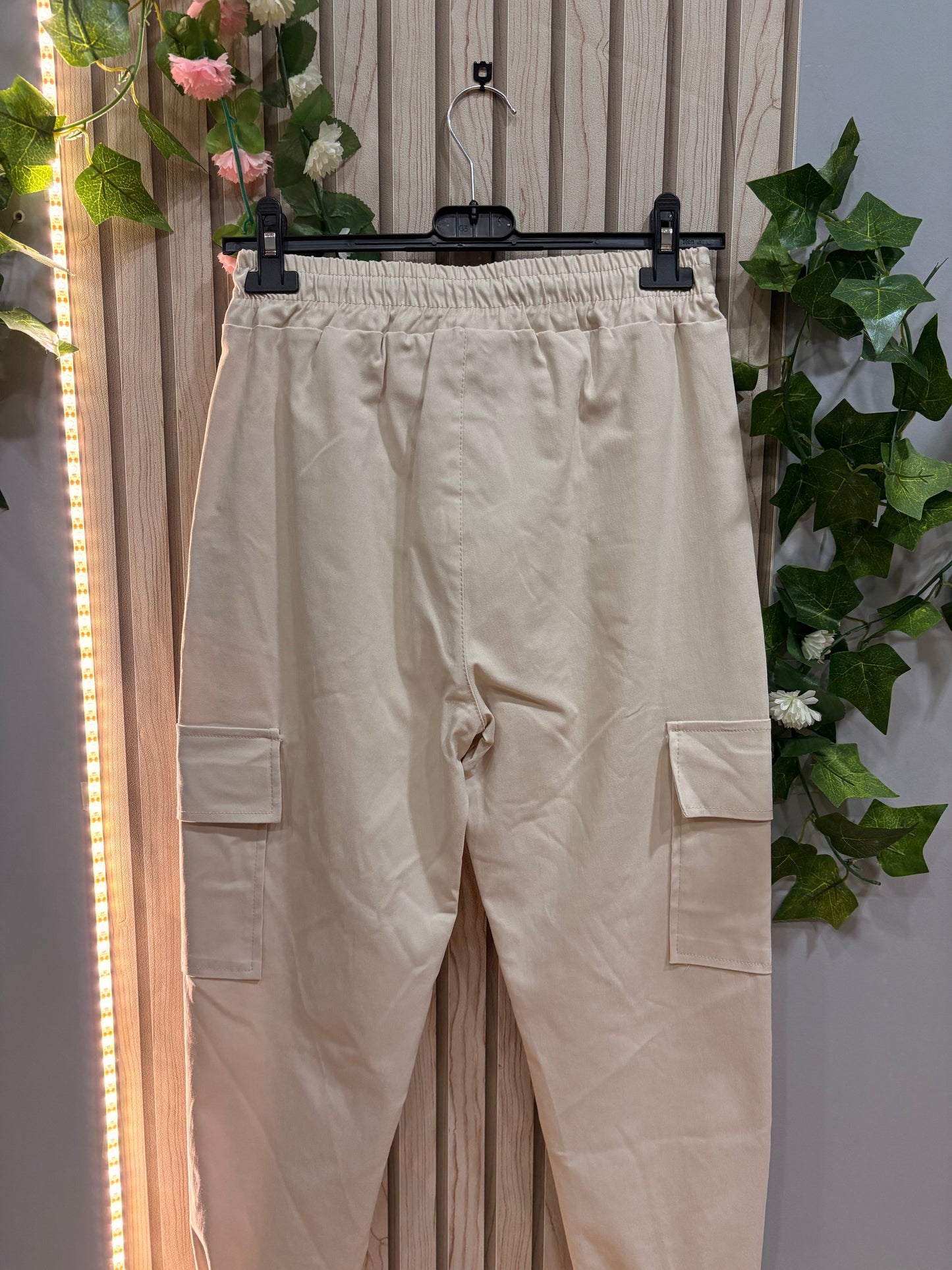 Pantalón Kaia – pantalón cargo mujer rosa algodón cintura elástica