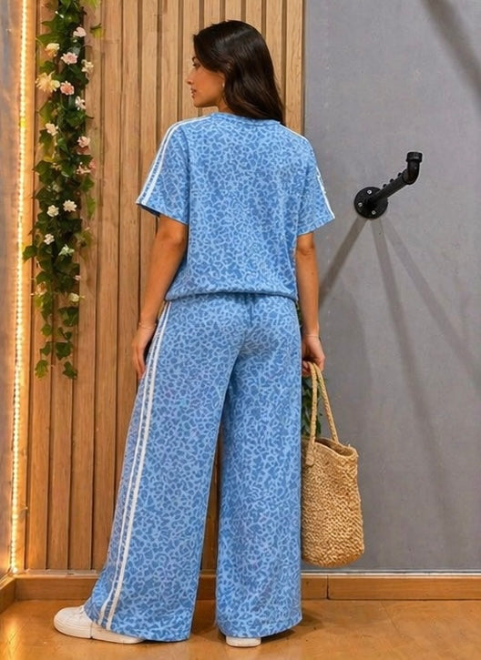 Conjunto Effortless – set deportivo estampado mujer con pantalón ancho y camiseta oversize
