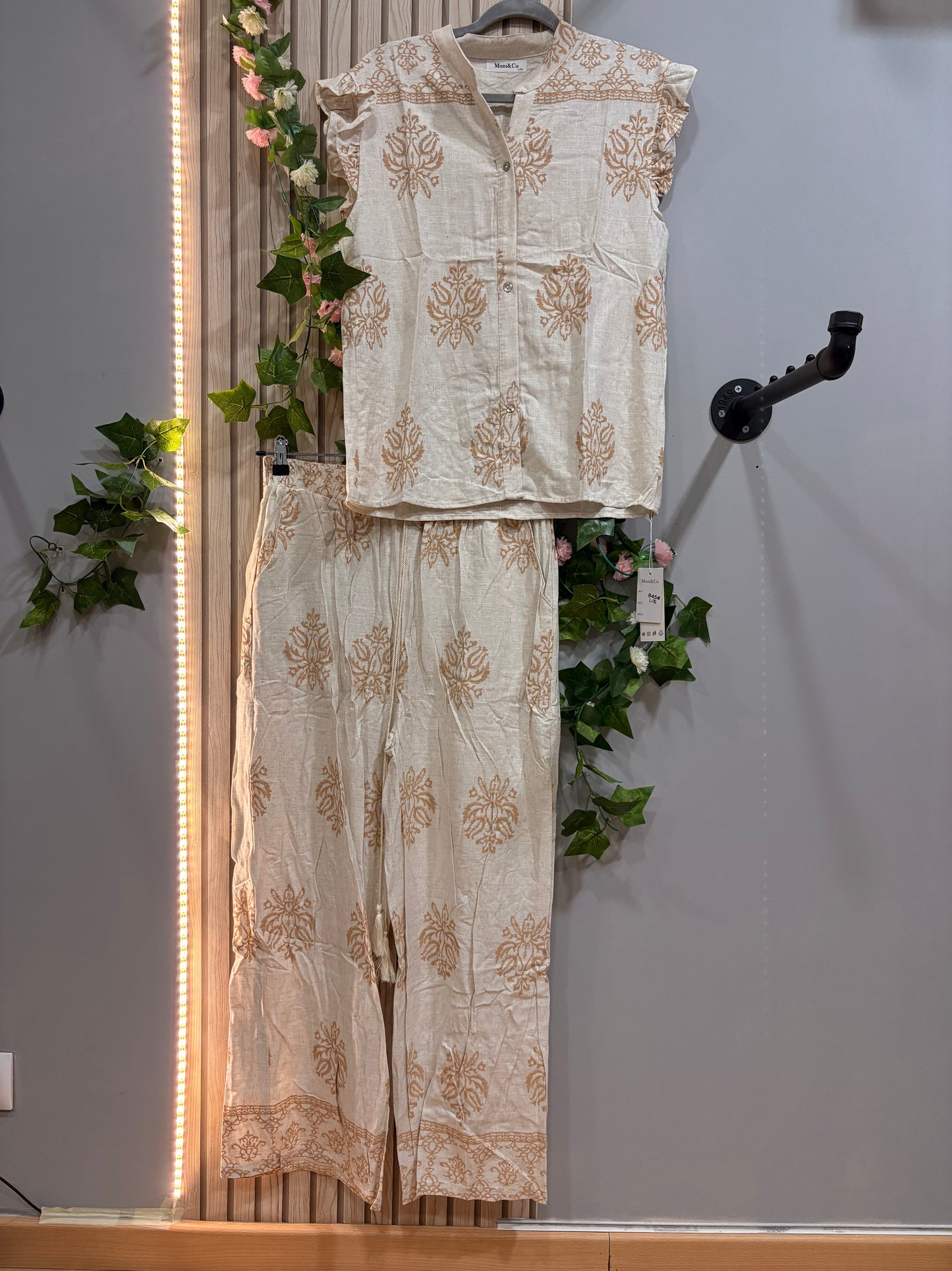 Conjunto Sahara – set mujer estampado beige con pantalón ancho y blusa ligera