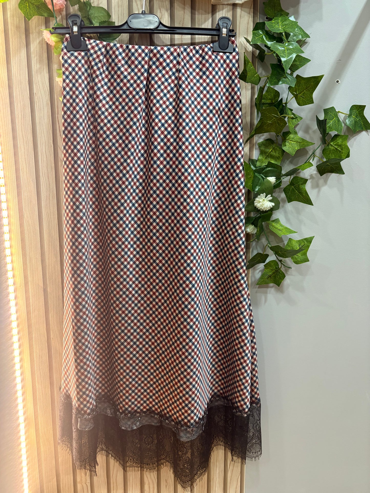 Conjunto Zafira – conjunto mujer top fruncido y falda midi estampada con encaje