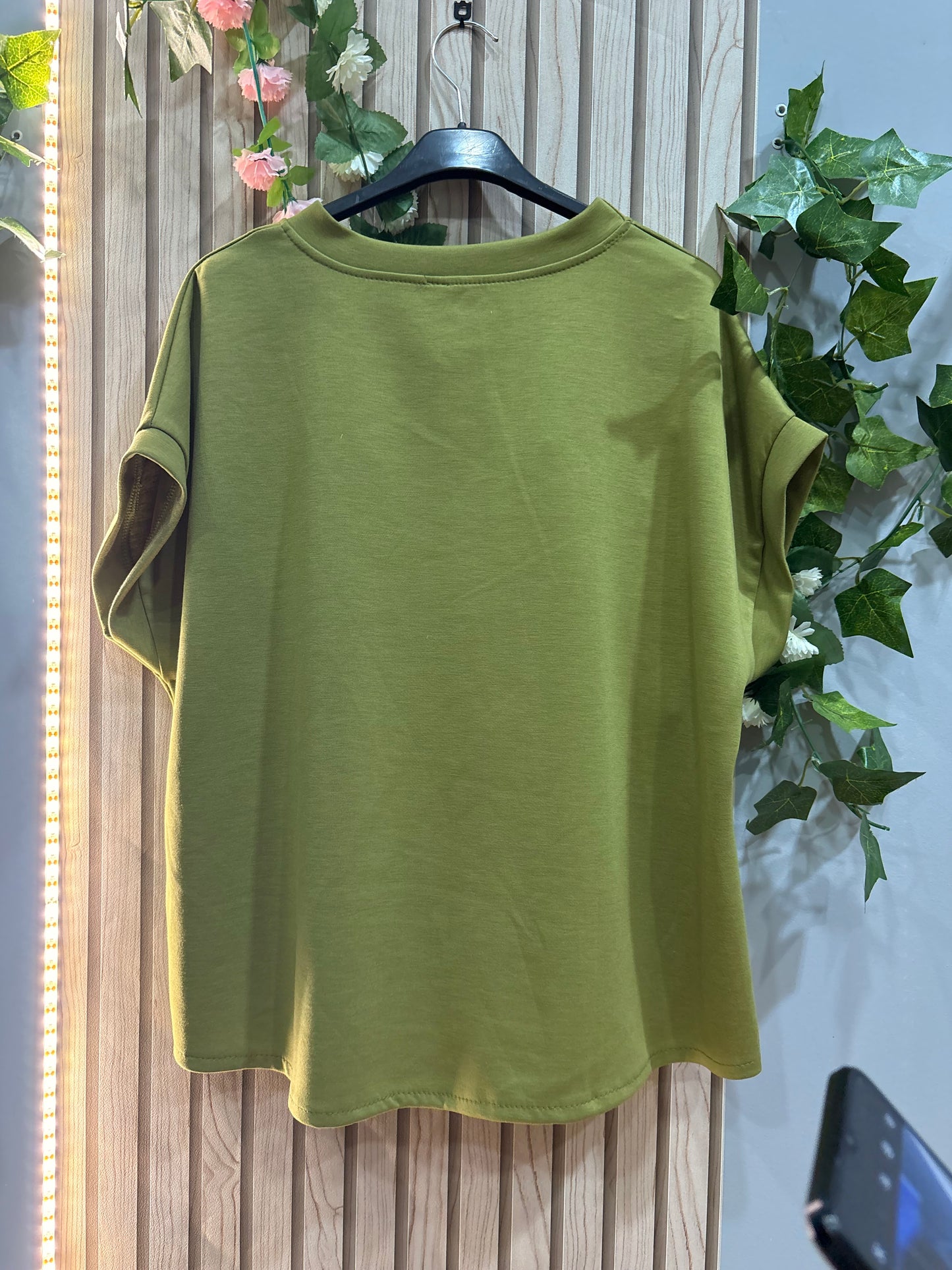 Camiseta Nova – camiseta mujer oversize con detalle de tachuelas