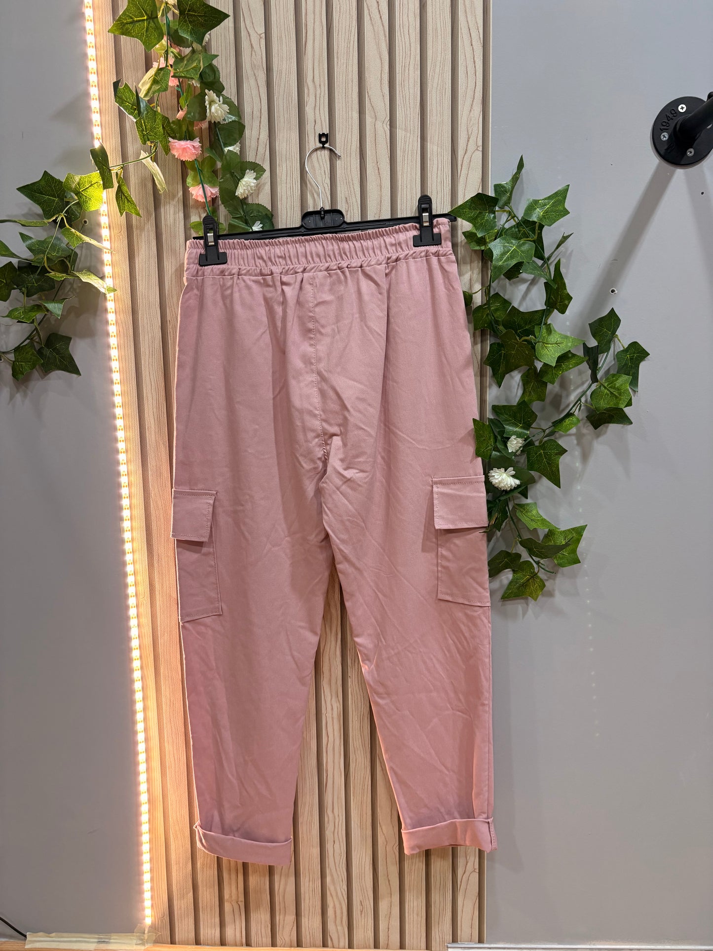 Pantalón Kaia – pantalón cargo mujer rosa algodón cintura elástica