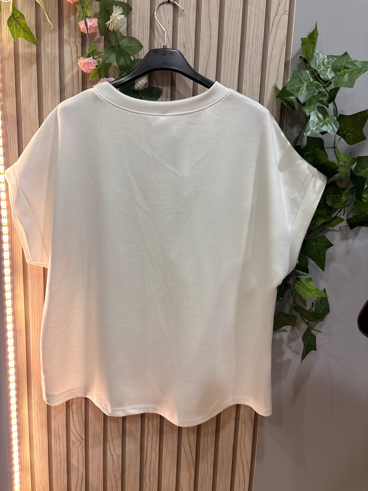 Camiseta Nova – camiseta mujer oversize con detalle de tachuelas