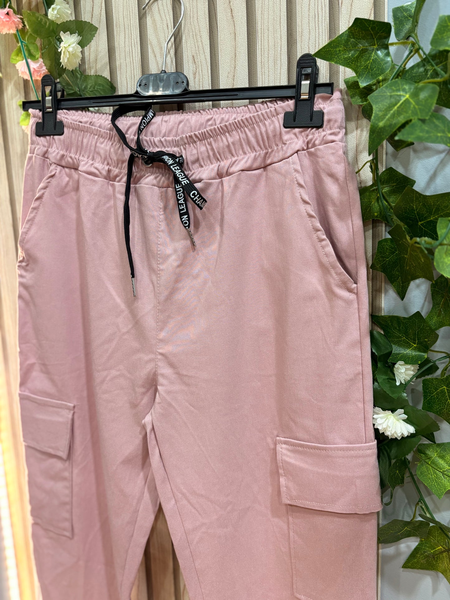 Pantalón Kaia – pantalón cargo mujer rosa algodón cintura elástica