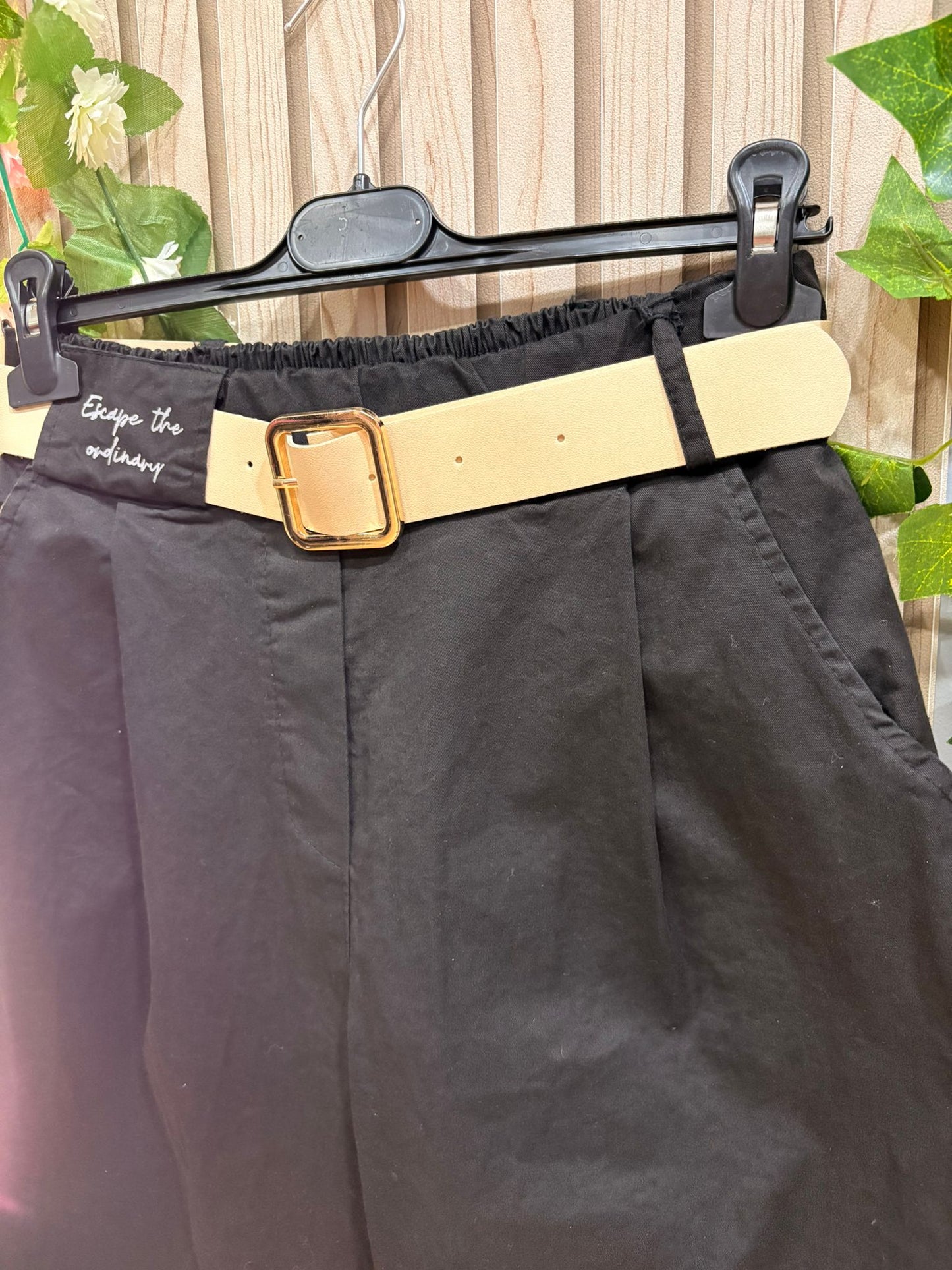 Pantalón Bianca – pantalón mujer fluido de tiro alto con cinturón