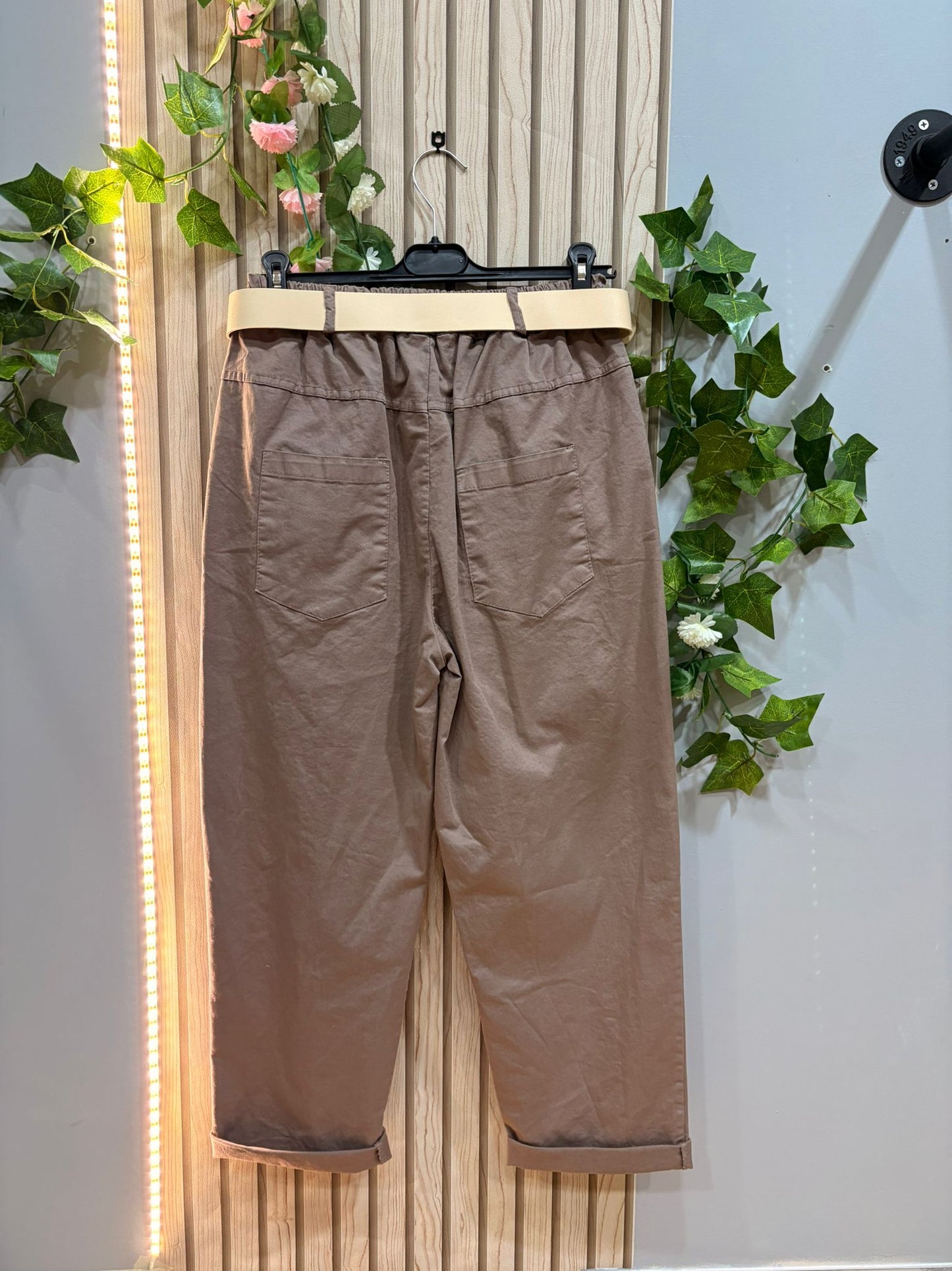 Pantalón Bianca – pantalón mujer fluido de tiro alto con cinturón